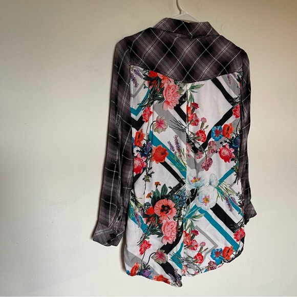 Tolani Collection Petite Plaid Button Down Shirt Oversized (NN - Picture 2 of 6